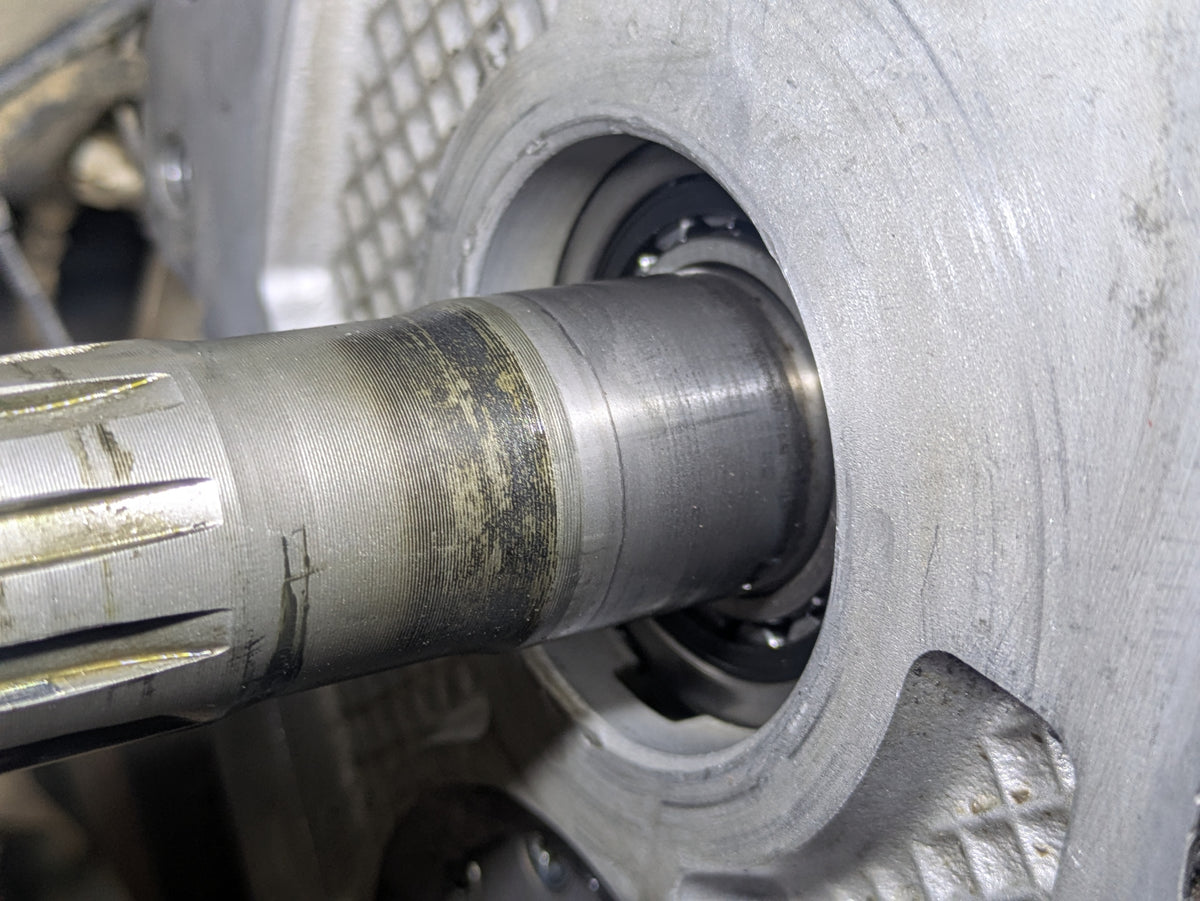 R380 gearbox seal installer / LRT-37-014 — Output shaft seal installer tool. Seal must NOT be pressed fully in, because there is oil hole behind (as you can see on photo). Works even with the ring installed. Internal grooves prevent the shaft from rotating during tightening. Requires an M12x30 bolt and washer. Simply hold the body and tighten the bolt to easily press the new seal into place.