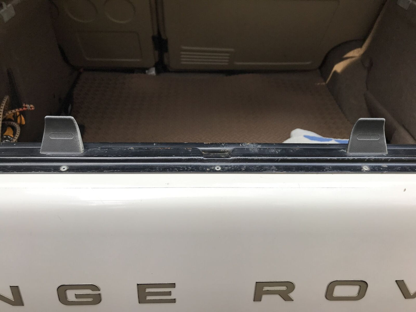 Tab-Lock Lower Tailgate Reinforced Set x2 MWC1654 NEW Range Rover Classic