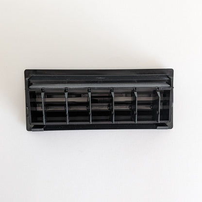 Dash Vent – Range Rover Classic & Defender (BTR7071 / BTR7072) — The dash air vent is a direct replacement for the original dashboard ventilation outlets fitted to Land Rover Defender and Range Rover Classic models. Designed to restore proper airflow and maintain a clean, factory look inside the cabin. Compatible Vehicles: Land Rover Defender – from 1987 onwards (all models) Range Rover Classic – up to 1994