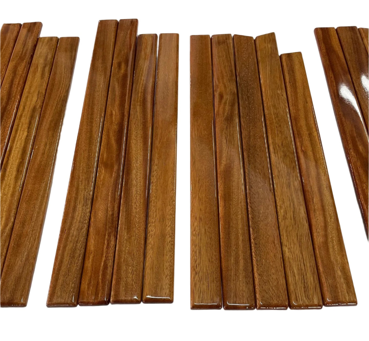 Range Rover Classic- Kit Wood Trim - Soft Dash & Hard Dash — Light / Hard Dash, Light / Soft Dash — Restore your interior to its original luxury finish with this genuine wood trim kit for the Range Rover Classic. Available in light or dark tone , each kit includes OEM-spec trim pieces for either the Soft Dash (1994–1996) or Hard Dash (pre-1994) models. 🔹 Soft Dash Kit Fits: Range Rover Classic 1994–1996 (Soft Dash models) Includes: BTR9463 – Front Left Door Trim BTR9464 – Front Right Door Trim BTR9465 – R…