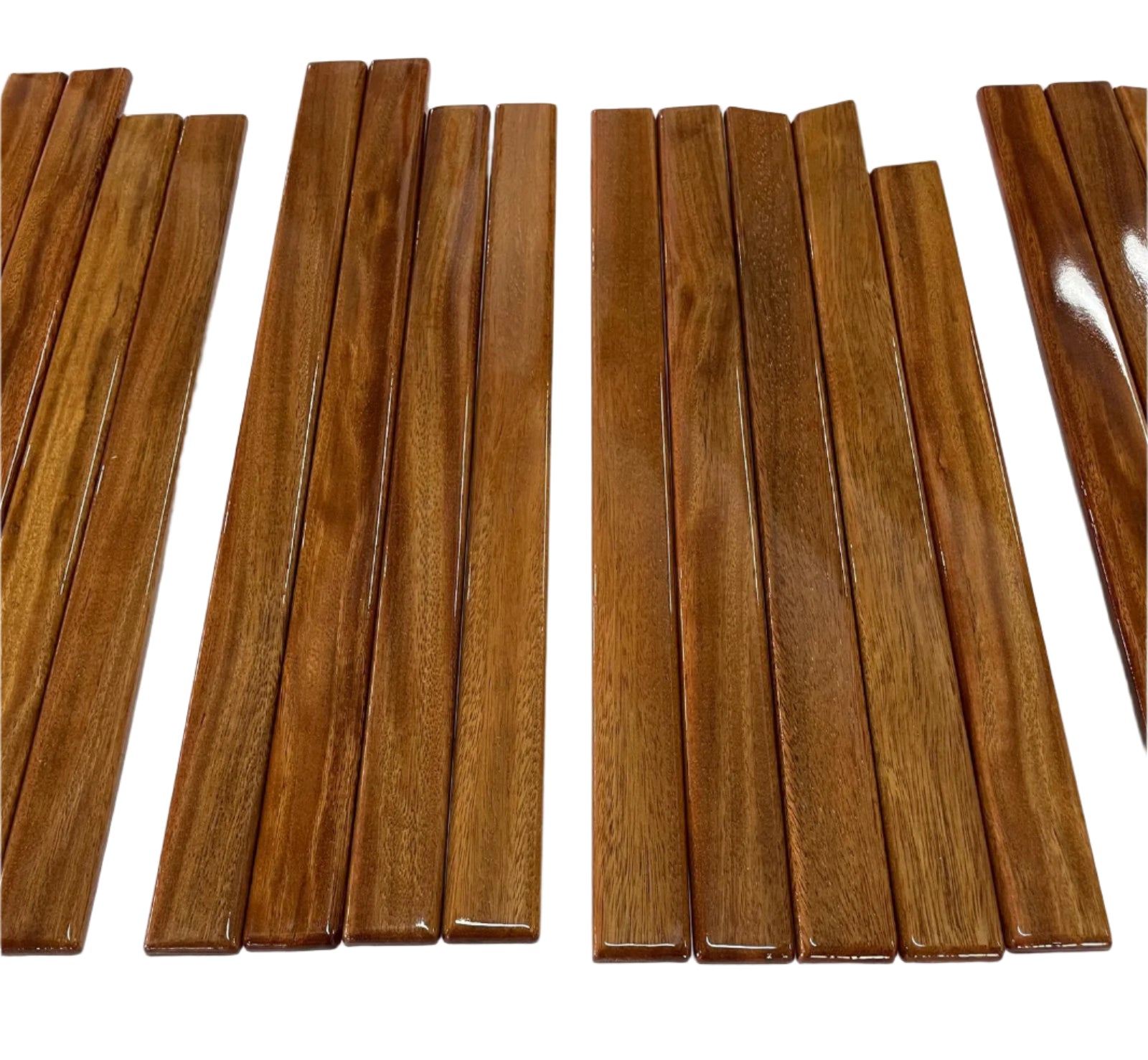 Range Rover Classic- Kit Wood Trim - Soft Dash & Hard Dash — Light / Hard Dash, Light / Soft Dash — Restore your interior to its original luxury finish with this genuine wood trim kit for the Range Rover Classic. Available in light or dark tone , each kit includes OEM-spec trim pieces for either the Soft Dash (1994–1996) or Hard Dash (pre-1994) models. 🔹 Soft Dash Kit Fits: Range Rover Classic 1994–1996 (Soft Dash models) Includes: BTR9463 – Front Left Door Trim BTR9464 – Front Right Door Trim BTR9465 – R…