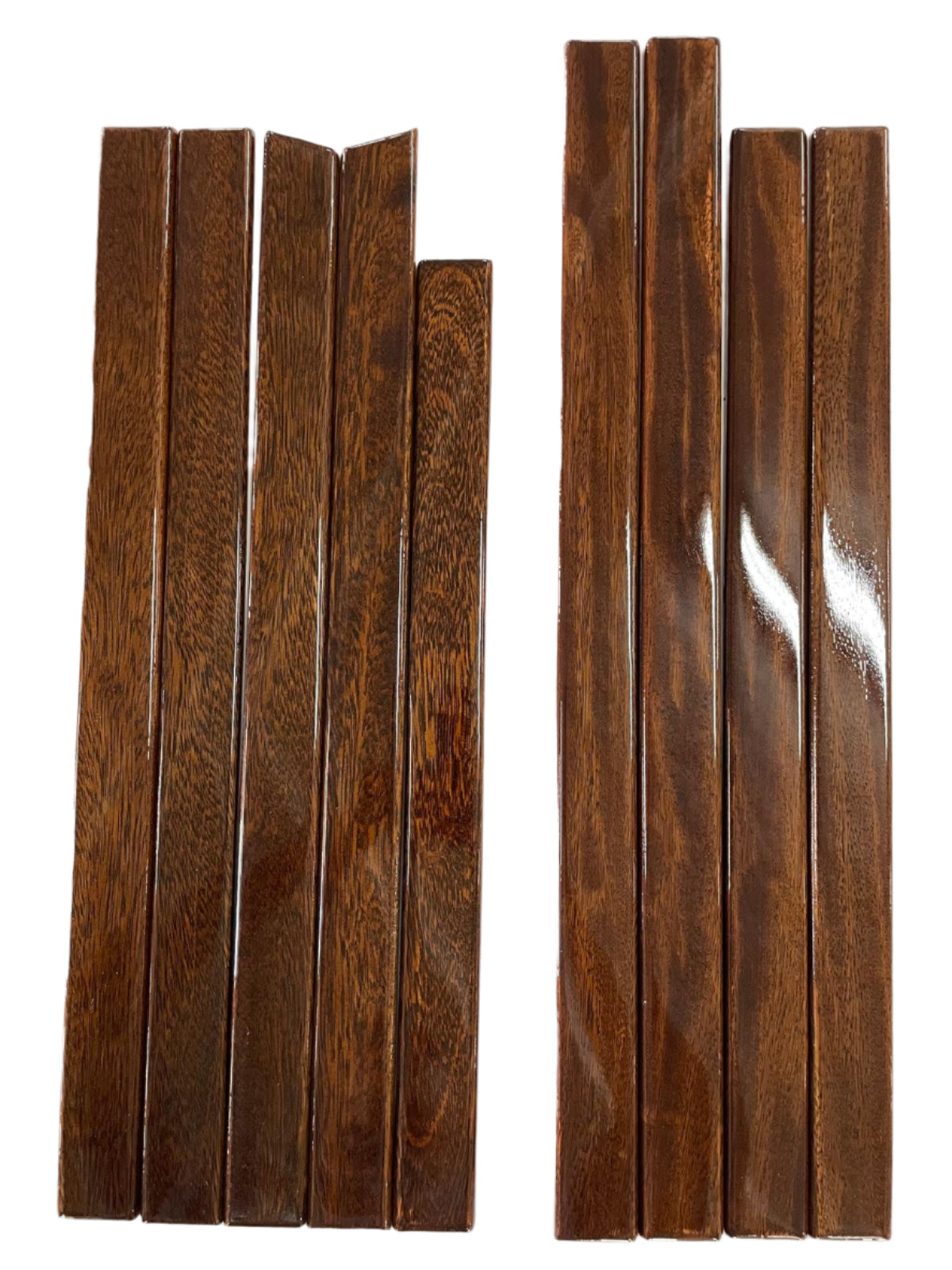 Range Rover Classic- Kit Wood Trim - Soft Dash & Hard Dash — Restore your interior to its original luxury finish with this genuine wood trim kit for the Range Rover Classic. Available in light or dark tone , each kit includes OEM-spec trim pieces for either the Soft Dash (1994–1996) or Hard Dash (pre-1994) models. 🔹 Soft Dash Kit Fits: Range Rover Classic 1994–1996 (Soft Dash models) Includes: BTR9463 – Front Left Door Trim BTR9464 – Front Right Door Trim BTR9465 – Rear Left Door Trim BTR9466 – Rear Right…
