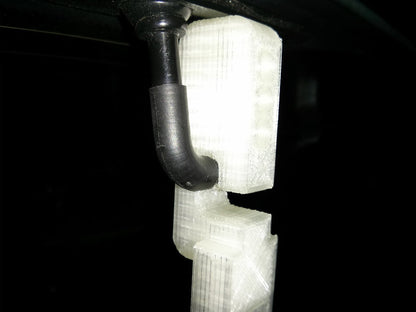 Smart Fortwo rear window spacer — With this simple part your rear window will stay a bit open. It is not possible to open the trunk without the key. This part fits only on Smarts from 1998 to 2007