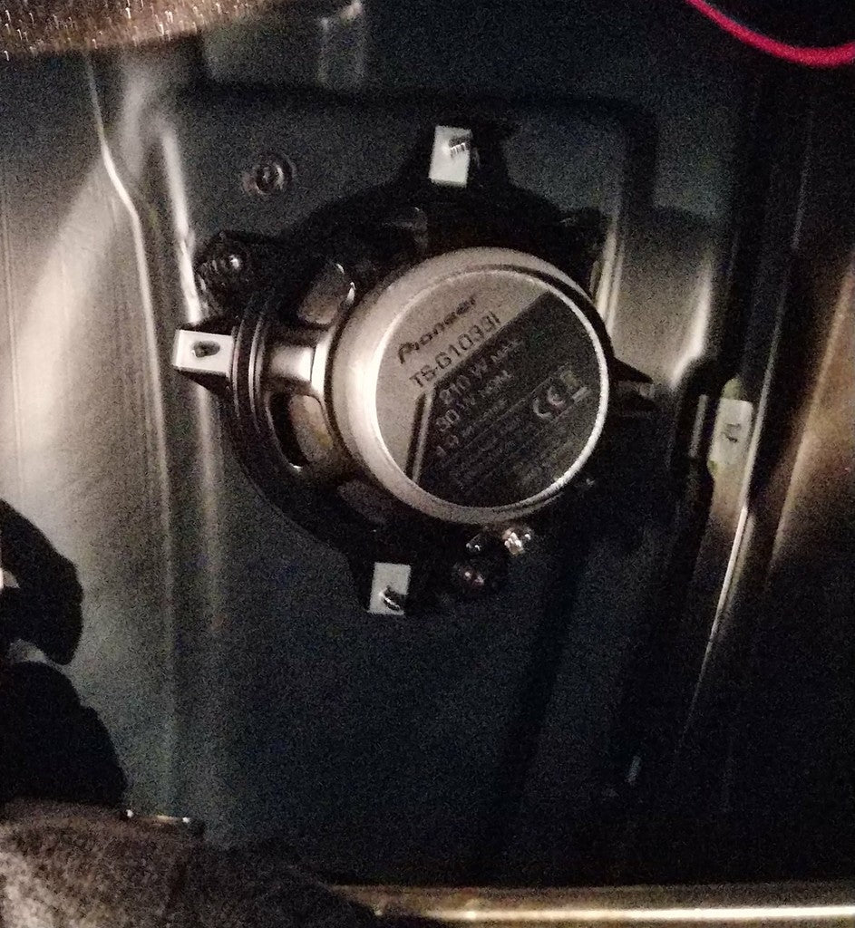 Speaker Adapters for Smart 450 — Adapter for converting the 10 cm 3-hole to 10 cm 4-hole speakers in a Smart 450 (10/2000+). The existing 10 cm speakers in the vehicle have three mounting holes but replacement speakers have four.
