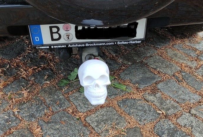 Trailer hitch skull cover — Cover is for 50mm trailer ball hitch.