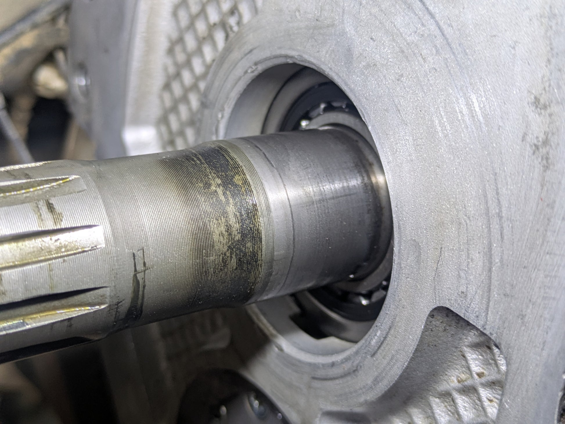 R380 gearbox seal installer / LRT-37-014 — Output shaft seal installer tool. Seal must NOT be pressed fully in, because there is oil hole behind (as you can see on photo). Works even with the ring installed. Internal grooves prevent the shaft from rotating during tightening. Requires an M12x30 bolt and washer. Simply hold the body and tighten the bolt to easily press the new seal into place.