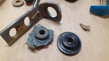 Hard Top Mounting Stud Rubber Buffers Land Rover Series 1 2 3 Defender 338550 — Side panel and hard top mounting stud rubber buffers. OEM reference 338550 ; also substitutes for obsolete 338553 . Fits Land Rover Series 1, 2, 2a, 3, and Defender. Hard top &amp; side panel stud rubber buffers Series 1, 2, 2a, 3 &amp; Defender OEM 338550; replaces 338553 Manufactured replacement part