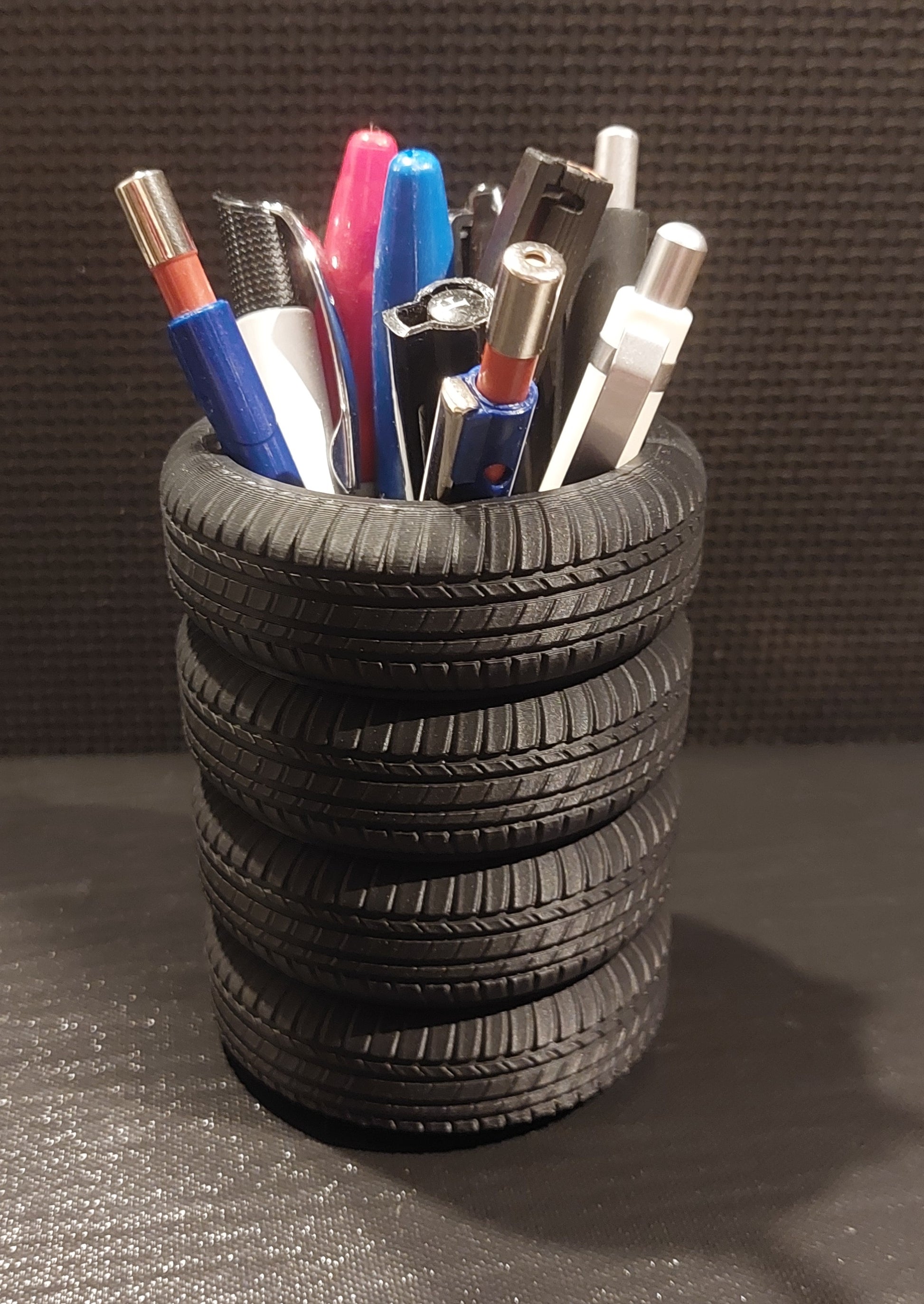 Mud Tire Pen Holder – Offroad Bogger Tire Pen Cup, Flat Bottom Pencil Organizer — Mud tire style for your desk or garage. This offroad bogger tire pen cup keeps pens and pencils in one place while adding a bold wheel-inspired look to any workspace. Loose pens rolling around the bench or cluttering a drawer? A flat-bottom tire pen holder gives you a steady spot that stays put and looks right at home in an office or garage setup. Offroad bogger tire pen holder cup Flat bottom pencil organizer design Compact…
