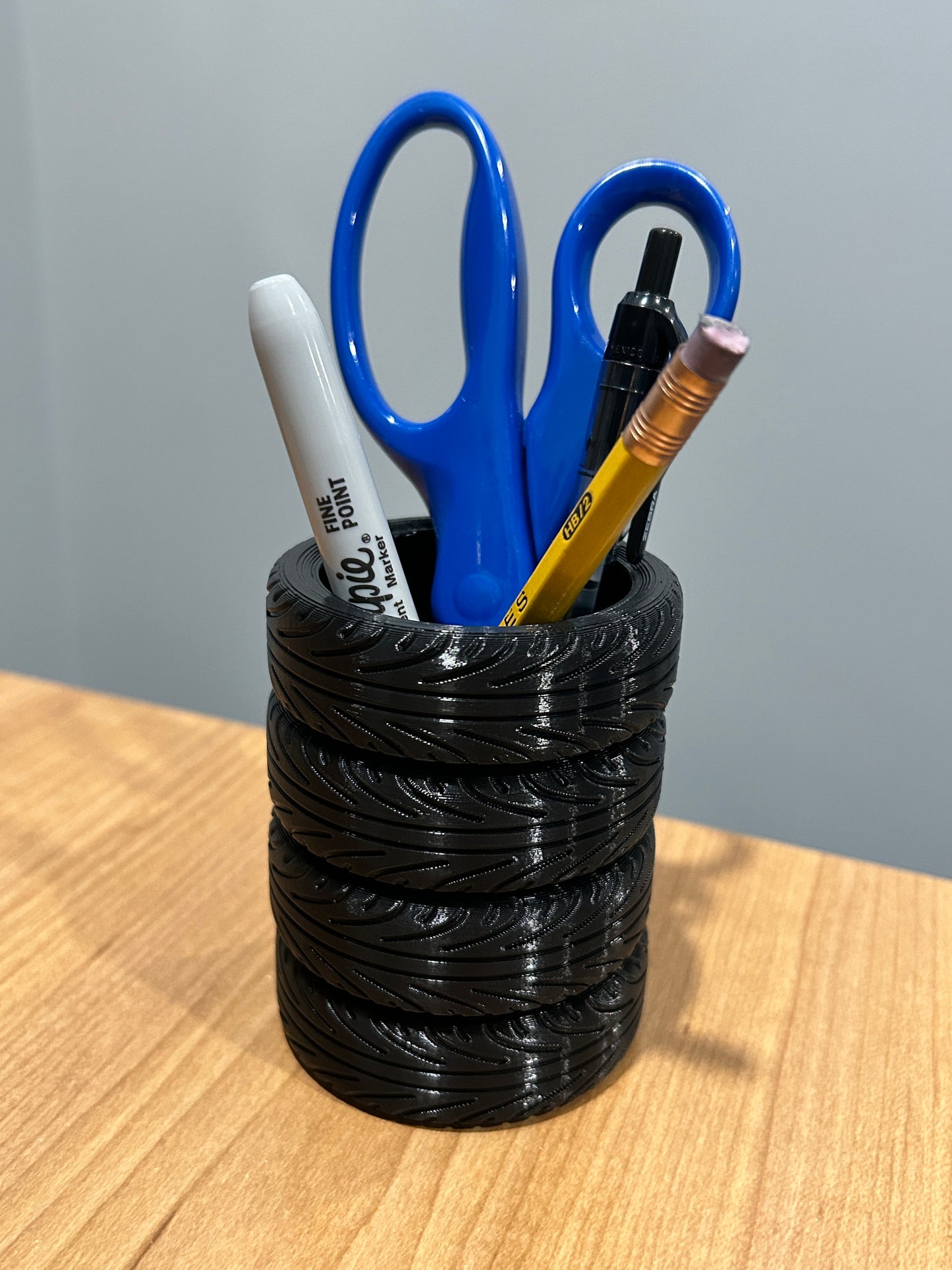 Mud Tire Pen Holder – Offroad Bogger Tire Pen Cup, Flat Bottom Pencil Organizer — Mud tire style for your desk or garage. This offroad bogger tire pen cup keeps pens and pencils in one place while adding a bold wheel-inspired look to any workspace. Loose pens rolling around the bench or cluttering a drawer? A flat-bottom tire pen holder gives you a steady spot that stays put and looks right at home in an office or garage setup. Offroad bogger tire pen holder cup Flat bottom pencil organizer design Compact…